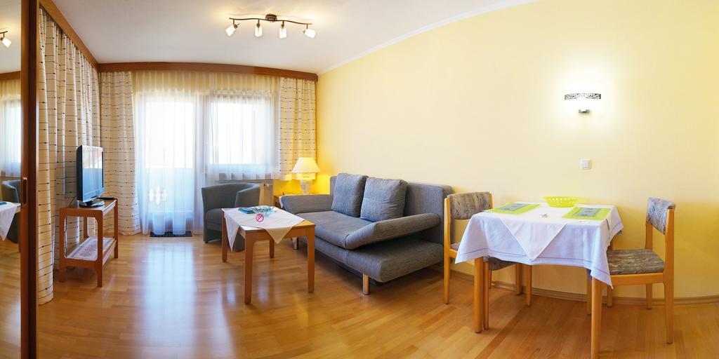 Haus Renate Hotell Bad Füssing Rum bild